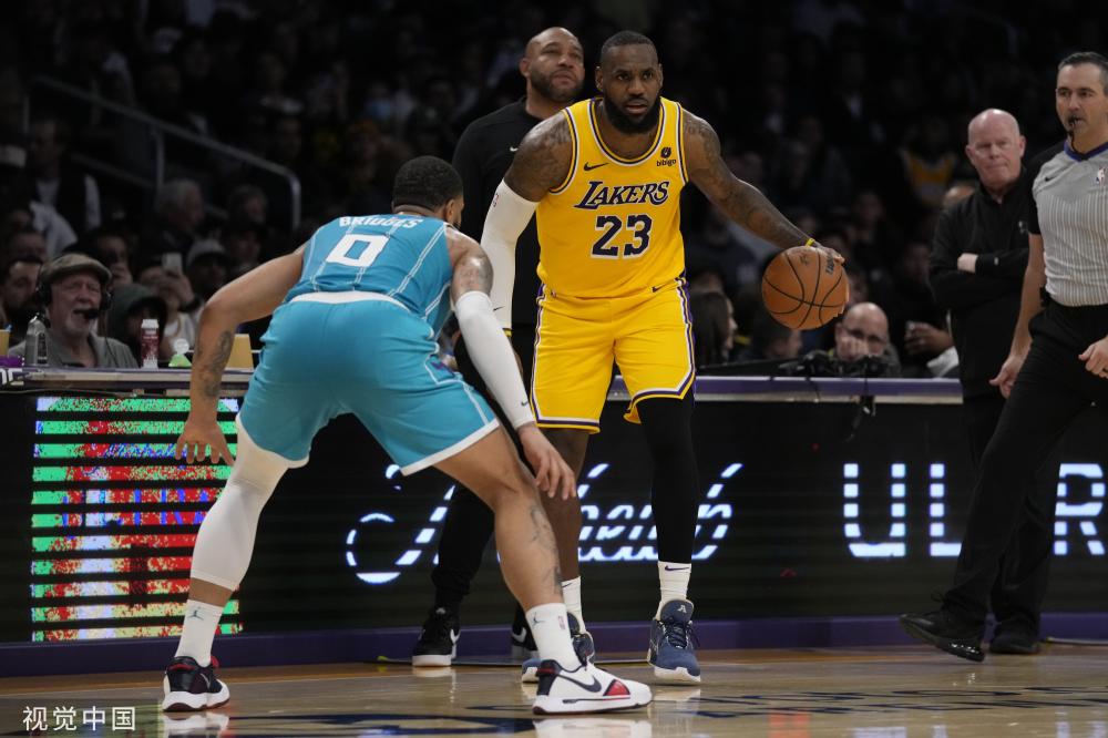 篮板则确保 篮板则确保