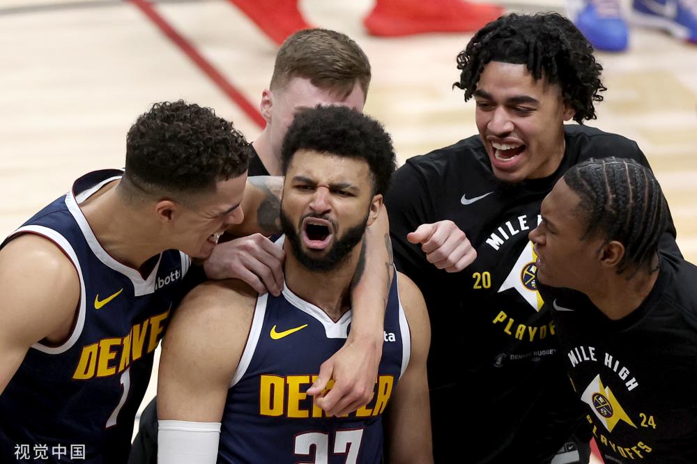 依然备受各 依然备受各