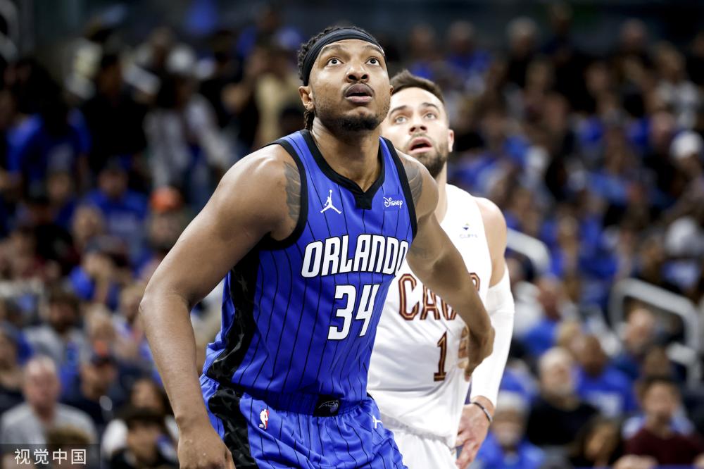 球员也在激 球员也在激