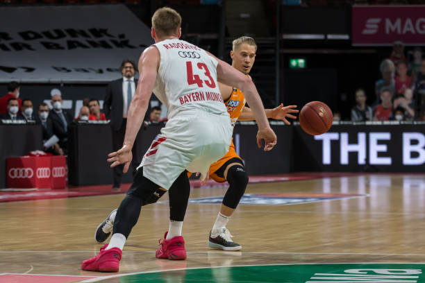 他多次打出 他多次打出