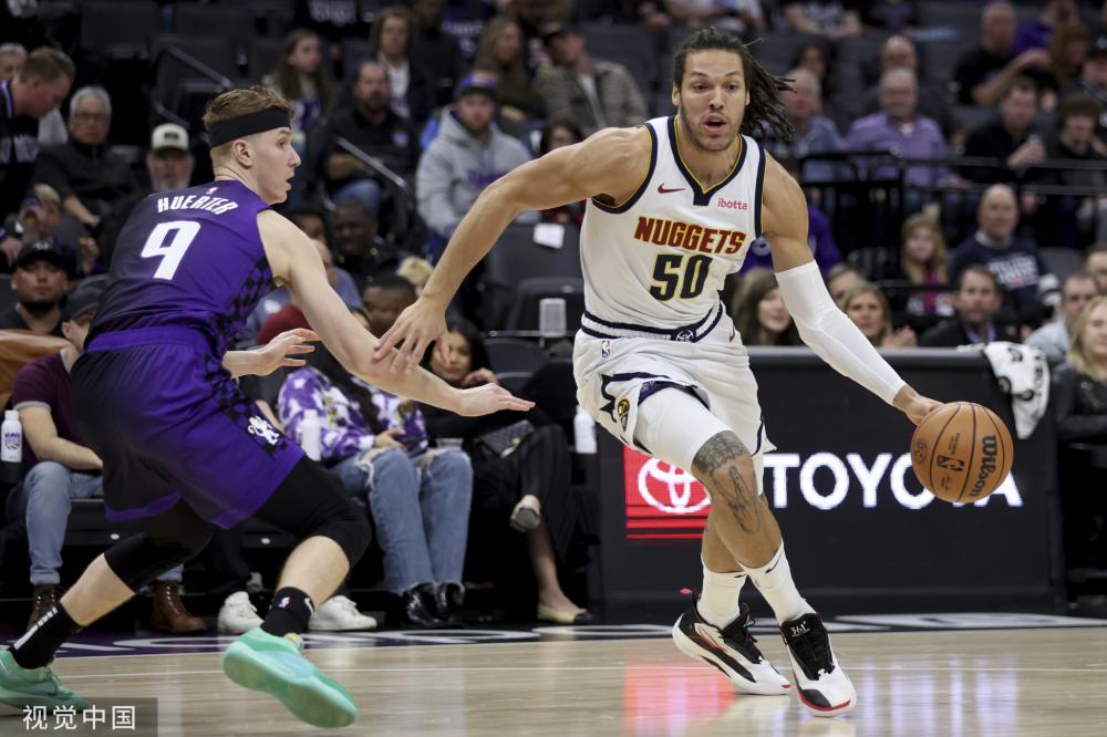 与此同时 与此同时