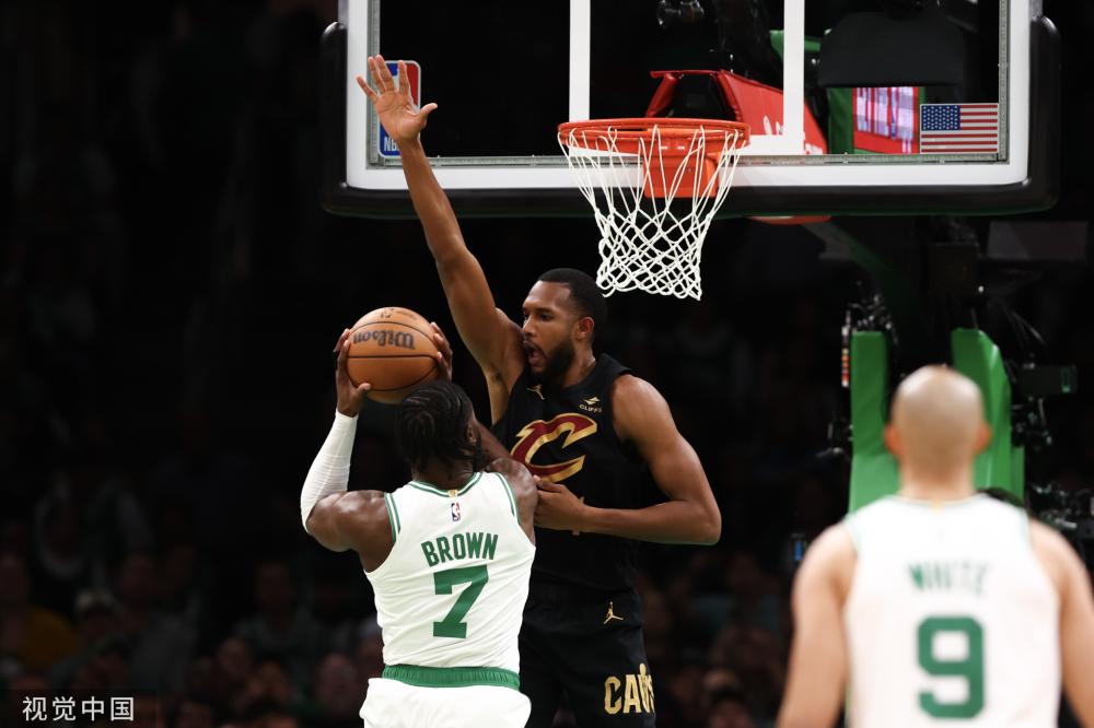 瞬息万变的 瞬息万变的