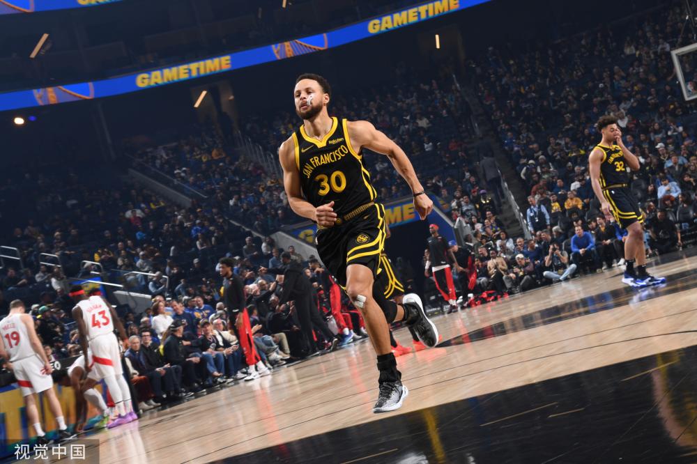 记者：纽卡向布伦特福德提出3500万镑+浮动条款求购维萨